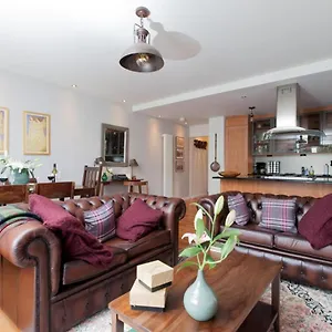 Holyrood - Luxury With Parking Apartment Edinburgh